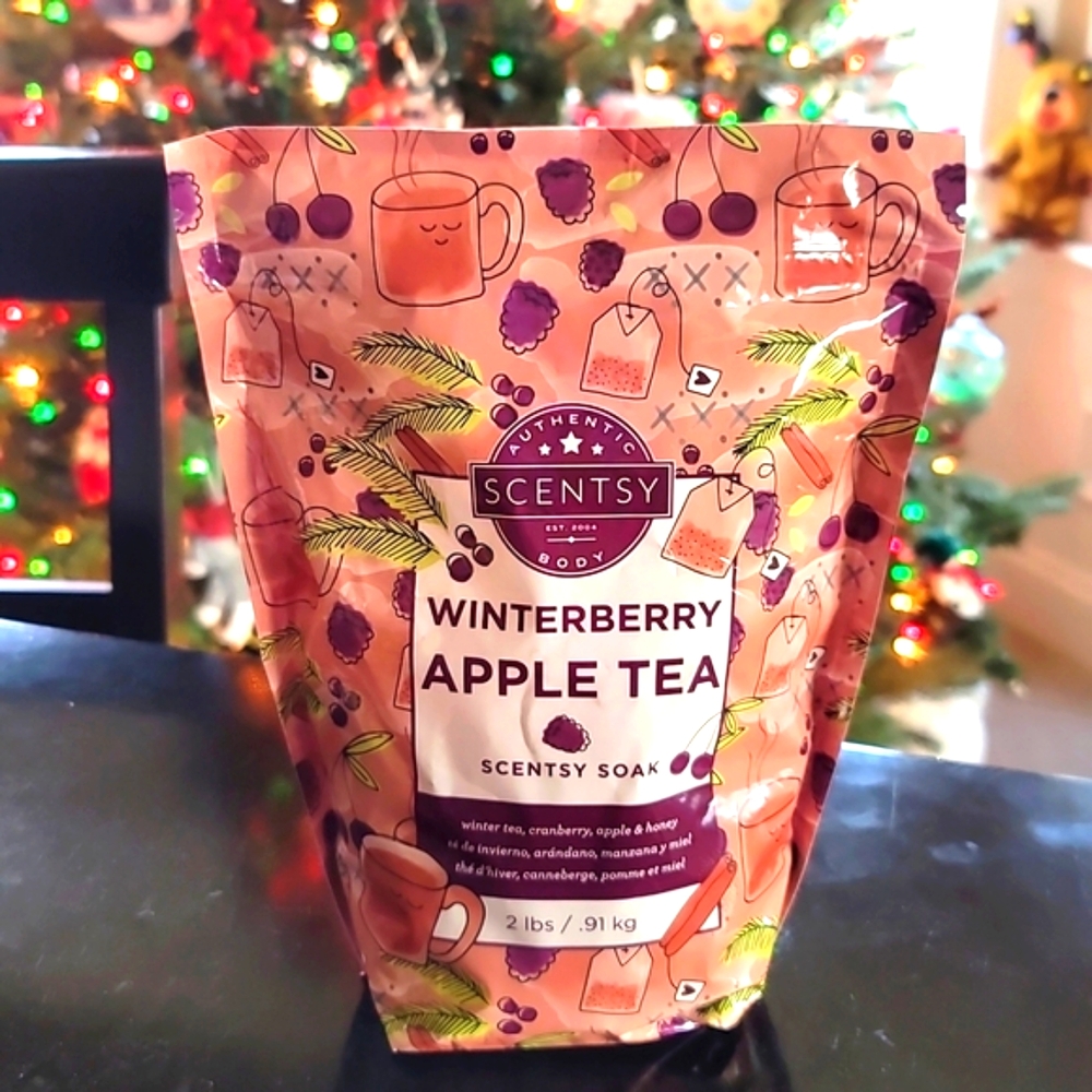 Scentsy Soak Winterberry Apple Tea w/ winter tea, cranberry, apple, and honey.